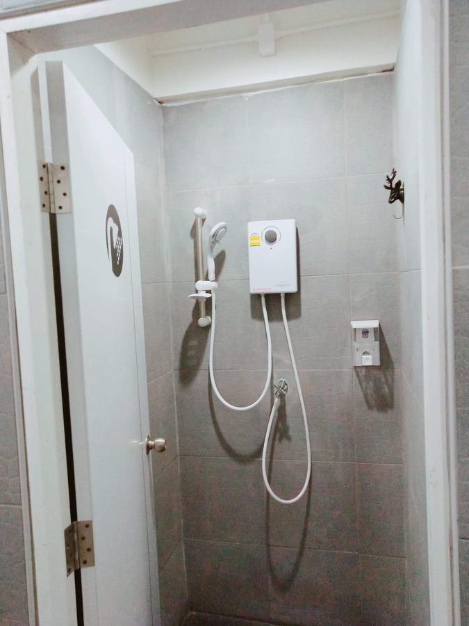 Cha Cha Cha Hostel Pattaya Buitenkant foto