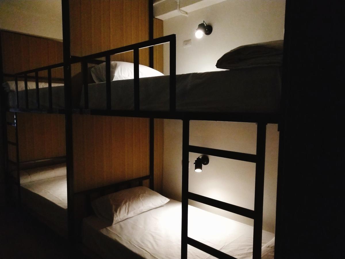 Cha Cha Cha Hostel Pattaya Buitenkant foto